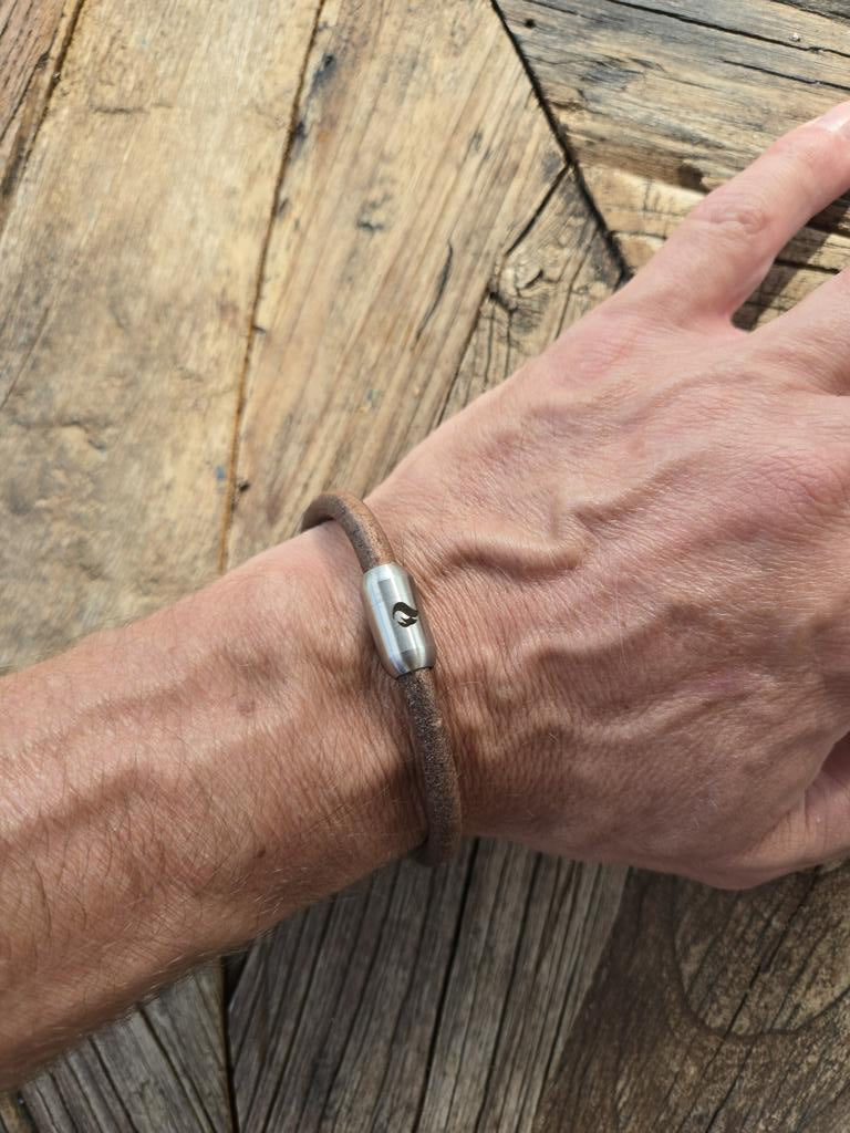 Forge Torque - Einfach & Glatt - braun